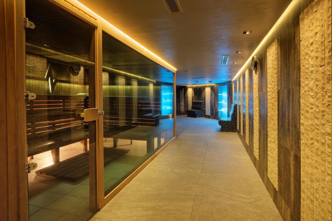 Hotel Emirates Sofía Exterior foto